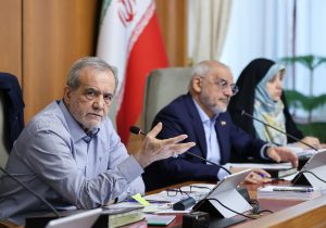رئیس‌جمهور: هر مقرره‌ای که موجب فشار اقتصادی بر زندگی مردم شود، باید سریع اصلاح شود