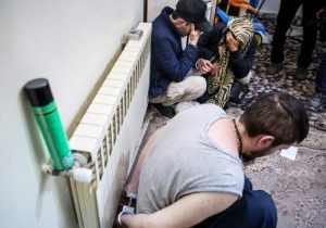 کشف هزاران قرص و شربت مخدر از مخفیگاه یک باند خانوادگی